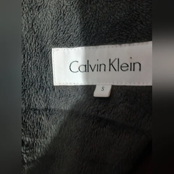 GUC Duck Down Calvin Klein Burgundy Hooded Jacket - Picture 6 of 9